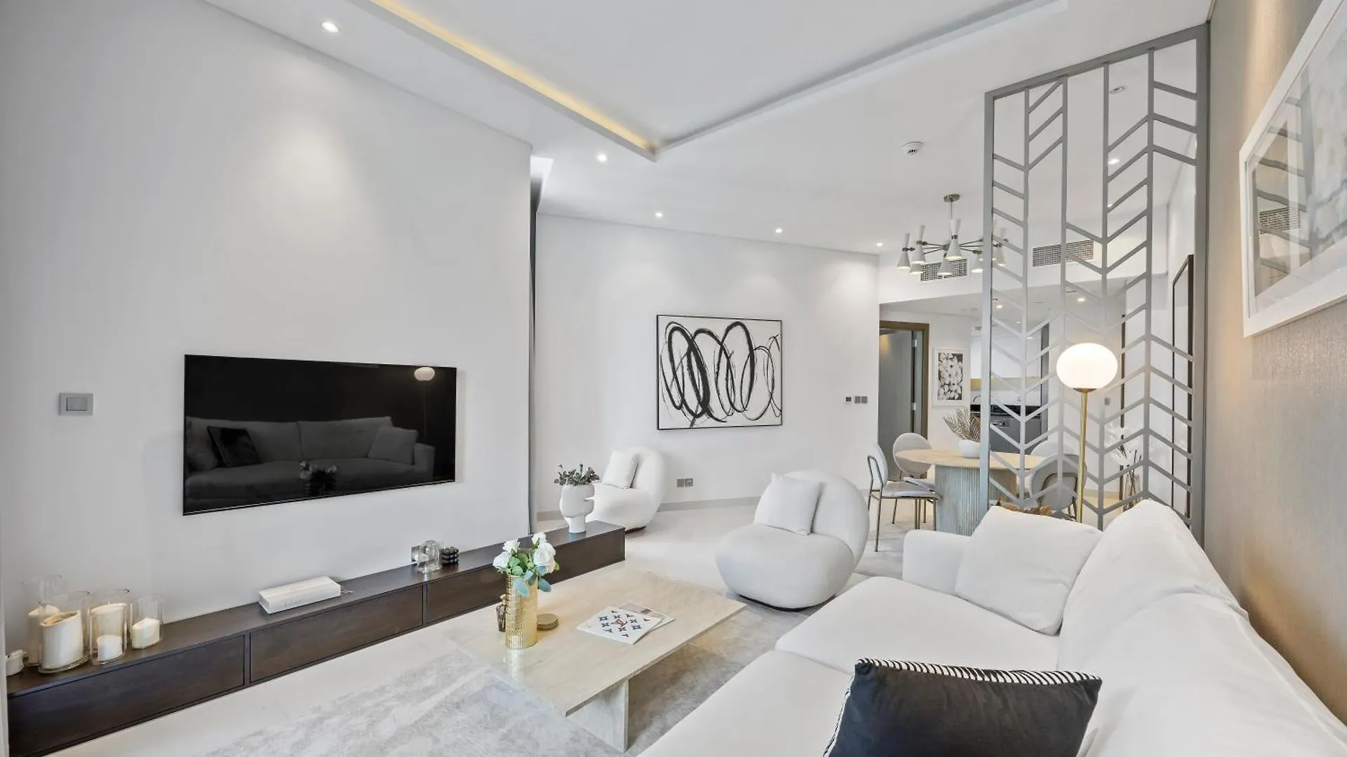Apartment Your Stylish Getaway Near The Iconic Burj Khalifa Dubai
